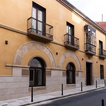 Apartamentos Turisticos De La Bernarda Caces 외부 사진