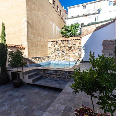 Apartamentos Turisticos De La Bernarda Caces 외부 사진