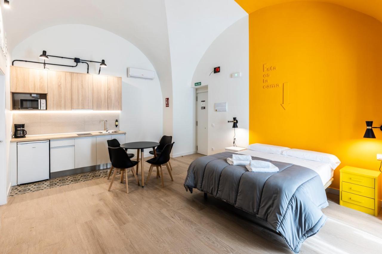 Apartamentos Turisticos De La Bernarda Caces 외부 사진