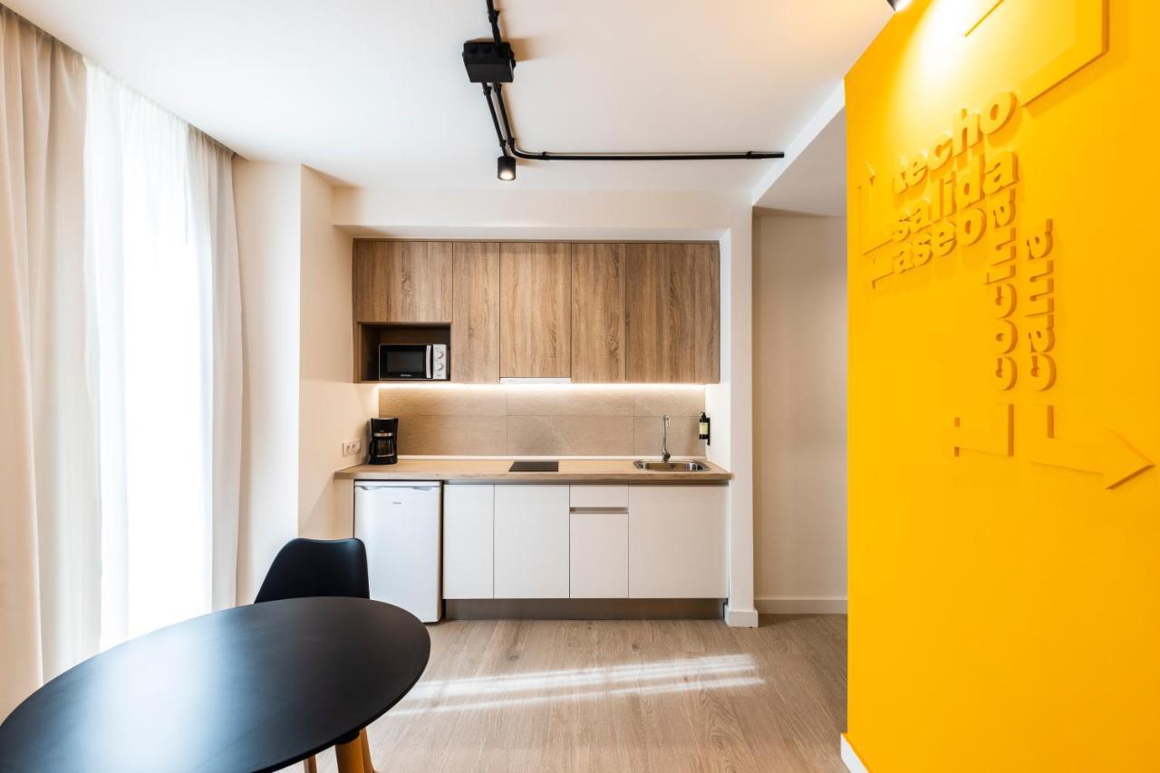 Apartamentos Turisticos De La Bernarda Caces 외부 사진