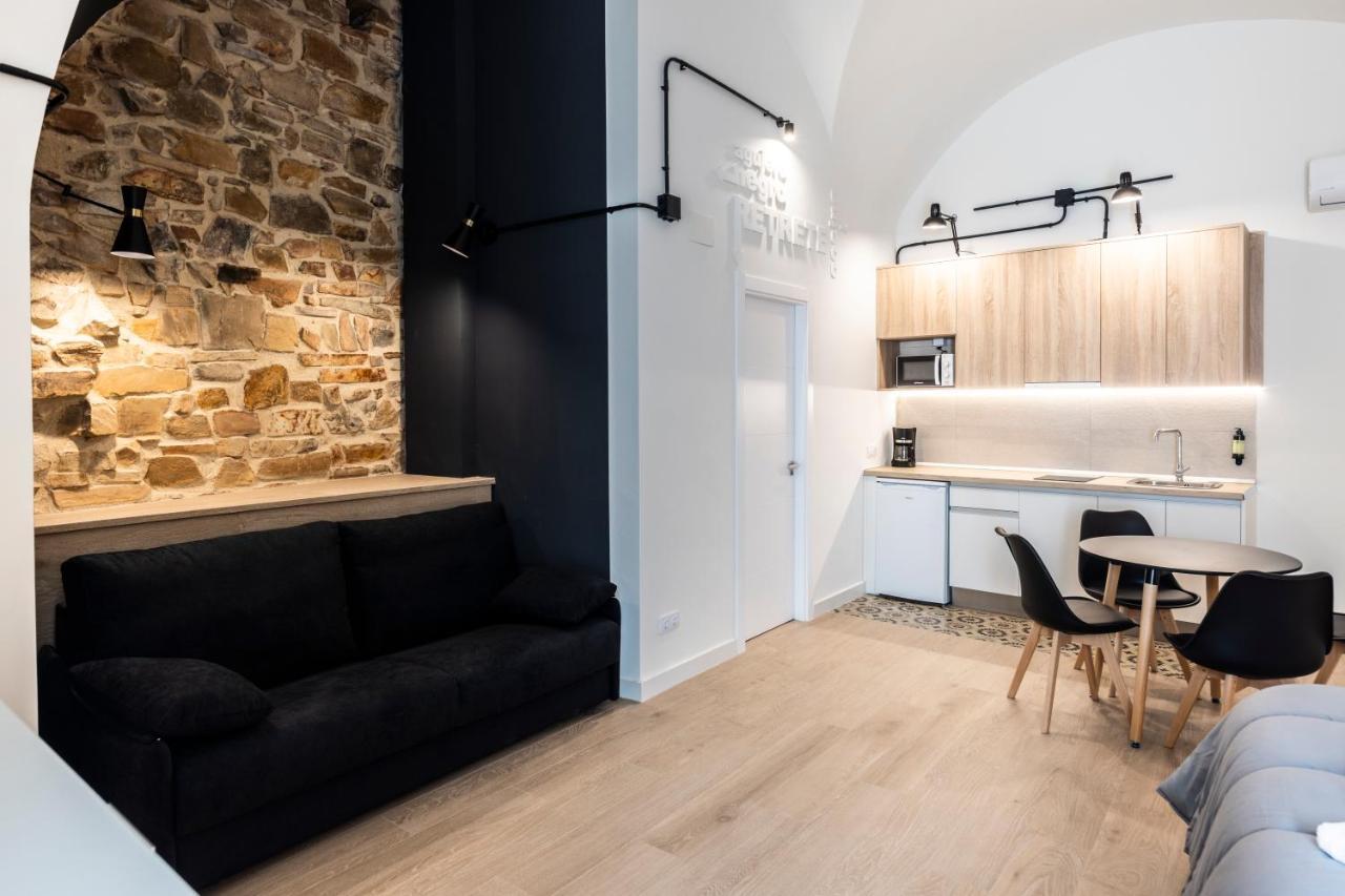 Apartamentos Turisticos De La Bernarda Caces 외부 사진
