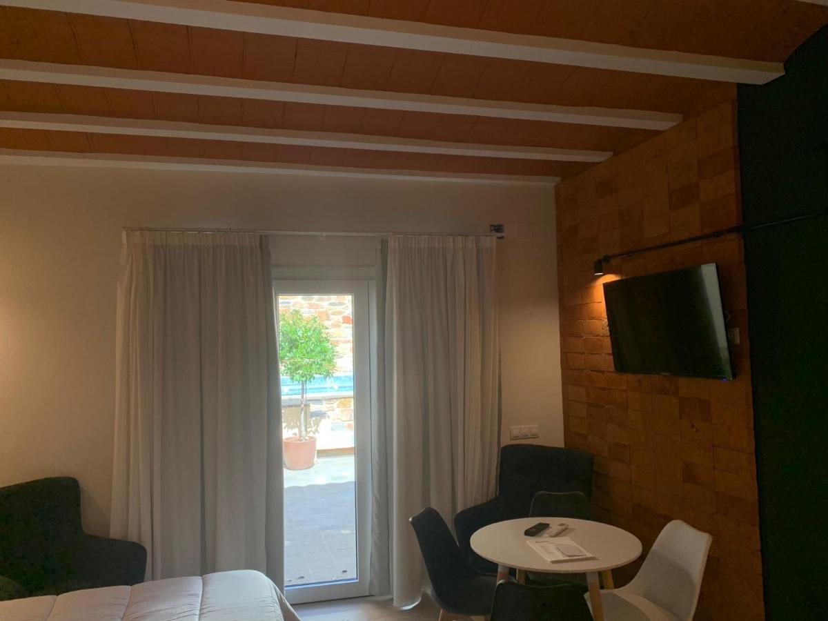 Apartamentos Turisticos De La Bernarda Caces 외부 사진