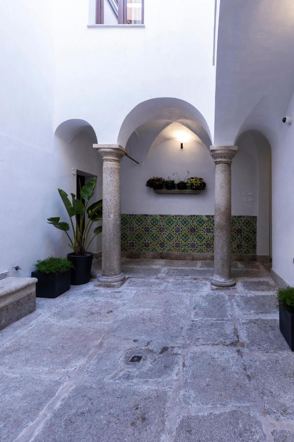 Apartamentos Turisticos De La Bernarda Caces 외부 사진