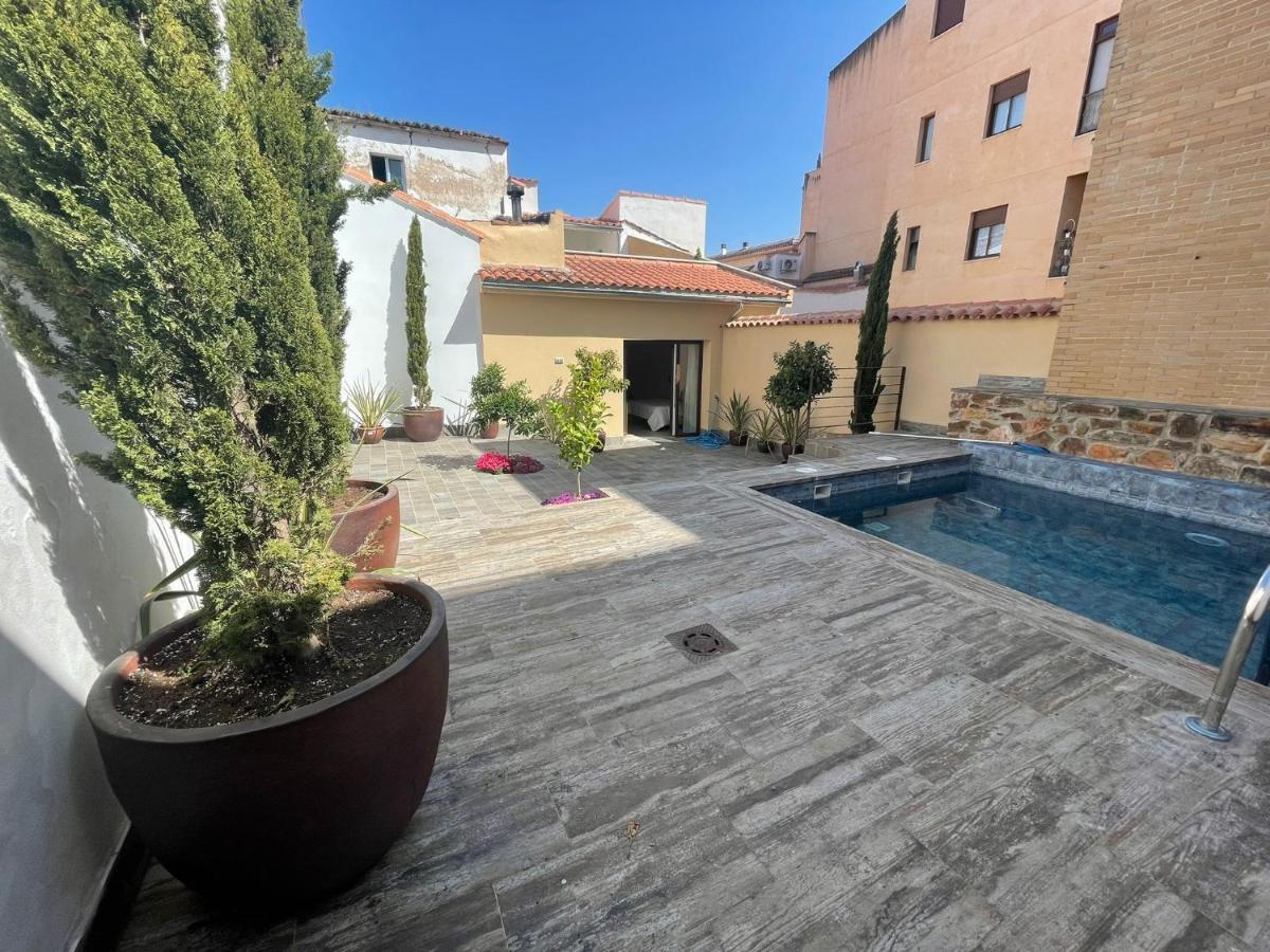 Apartamentos Turisticos De La Bernarda Caces 외부 사진