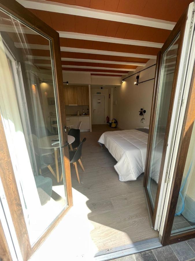 Apartamentos Turisticos De La Bernarda Caces 외부 사진